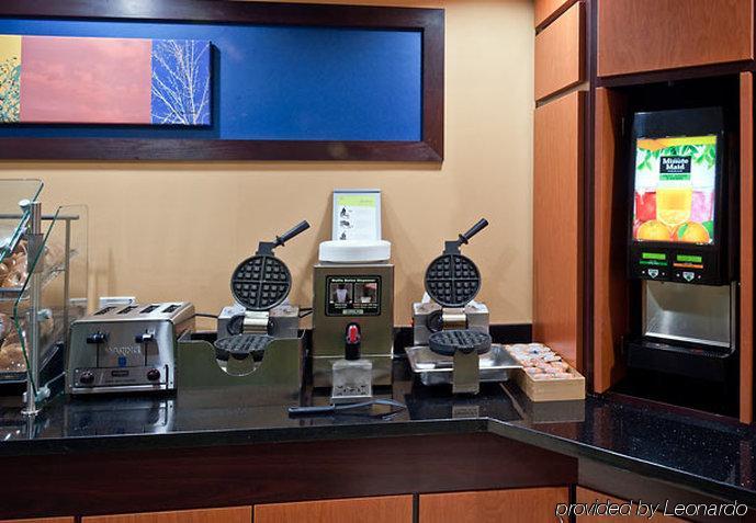 Fairfield Inn & Suites By Marriott Tallahassee Central レストラン 写真